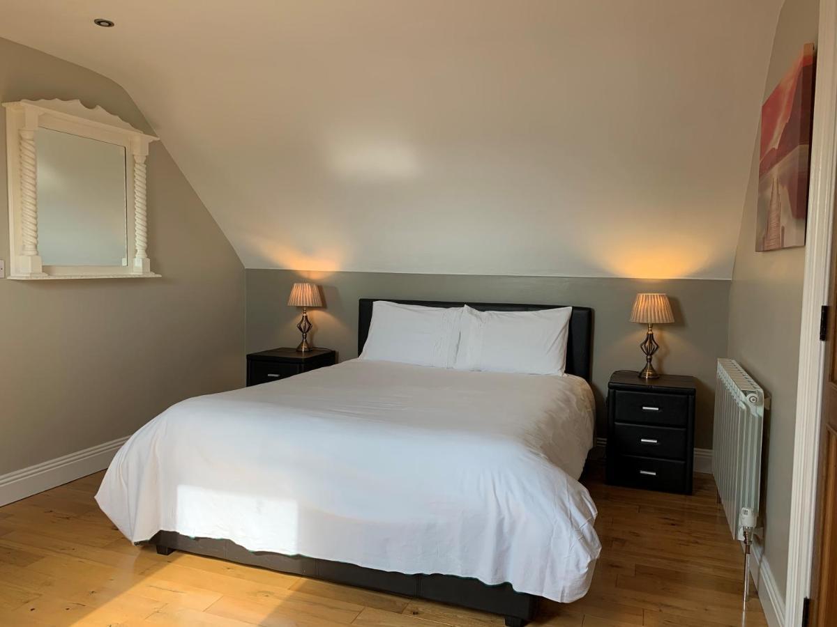 Wild Atlantic Breeze Guesthouse ดูลิน ภายนอก รูปภาพ