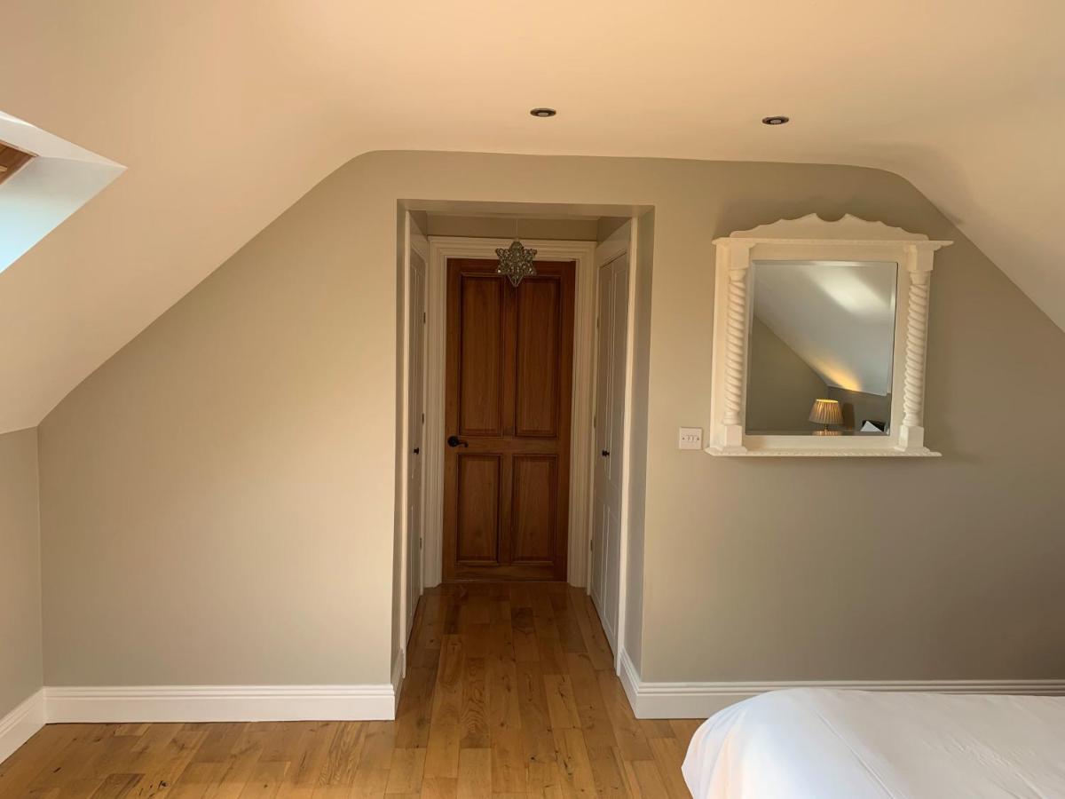 Wild Atlantic Breeze Guesthouse ดูลิน ภายนอก รูปภาพ