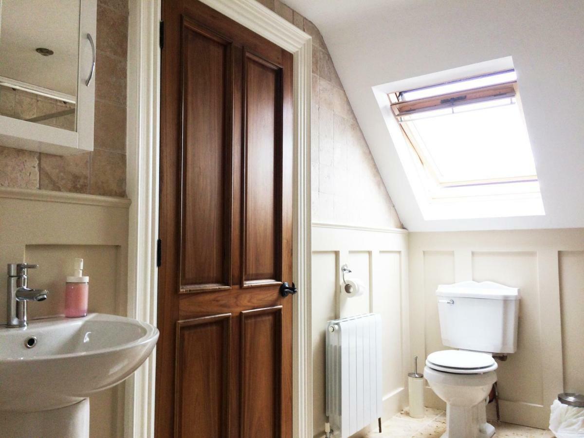 Wild Atlantic Breeze Guesthouse ดูลิน ภายนอก รูปภาพ